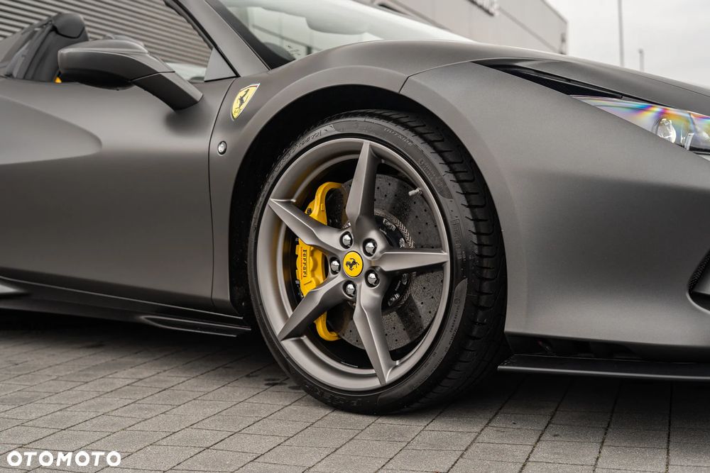 Ferrari F8 Spider 458 - 11