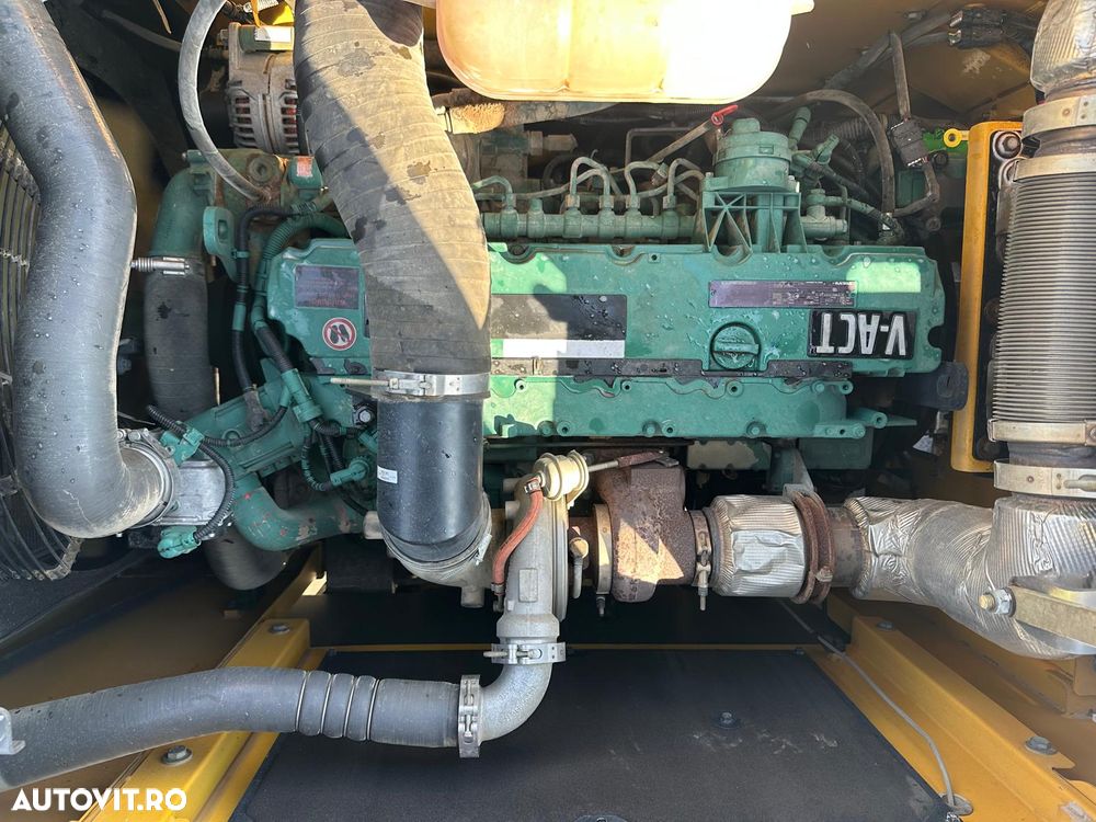 Volvo EC 250 EL - 11