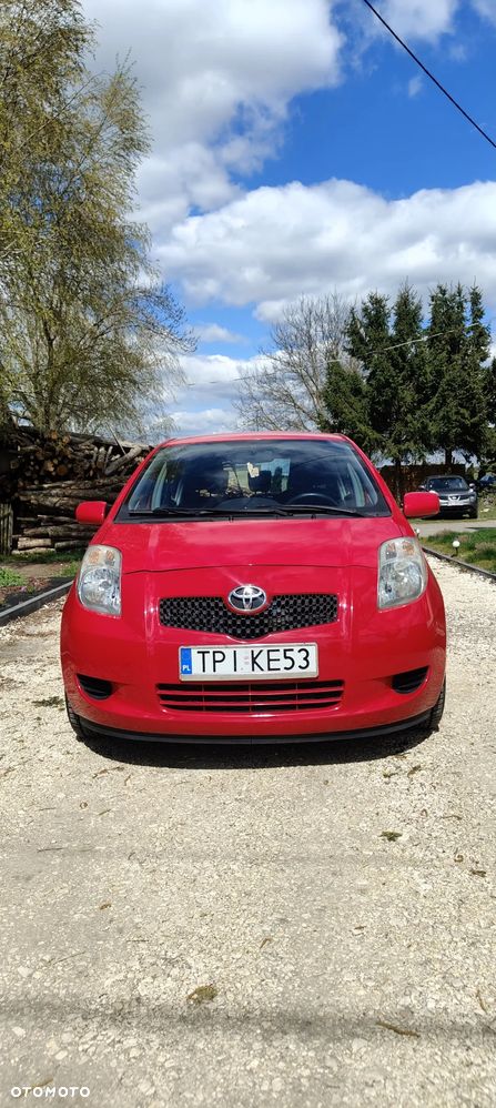 Toyota Yaris 1.3 - 7