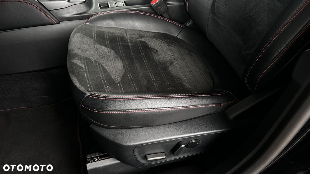 Ford Kuga - 12