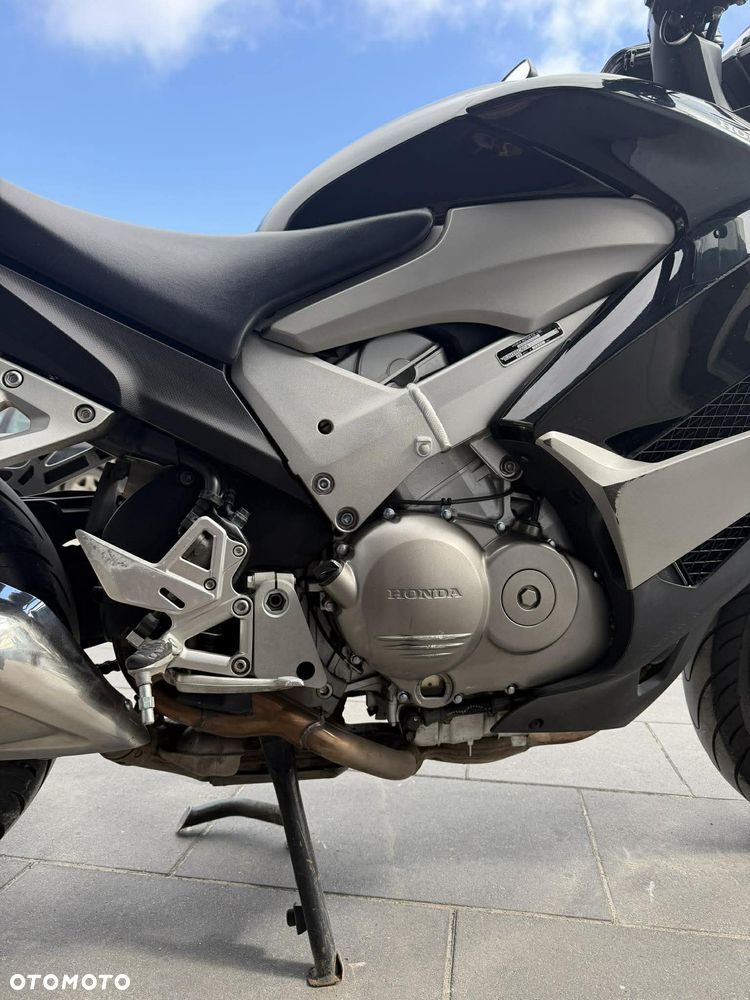 Honda VFR - 11