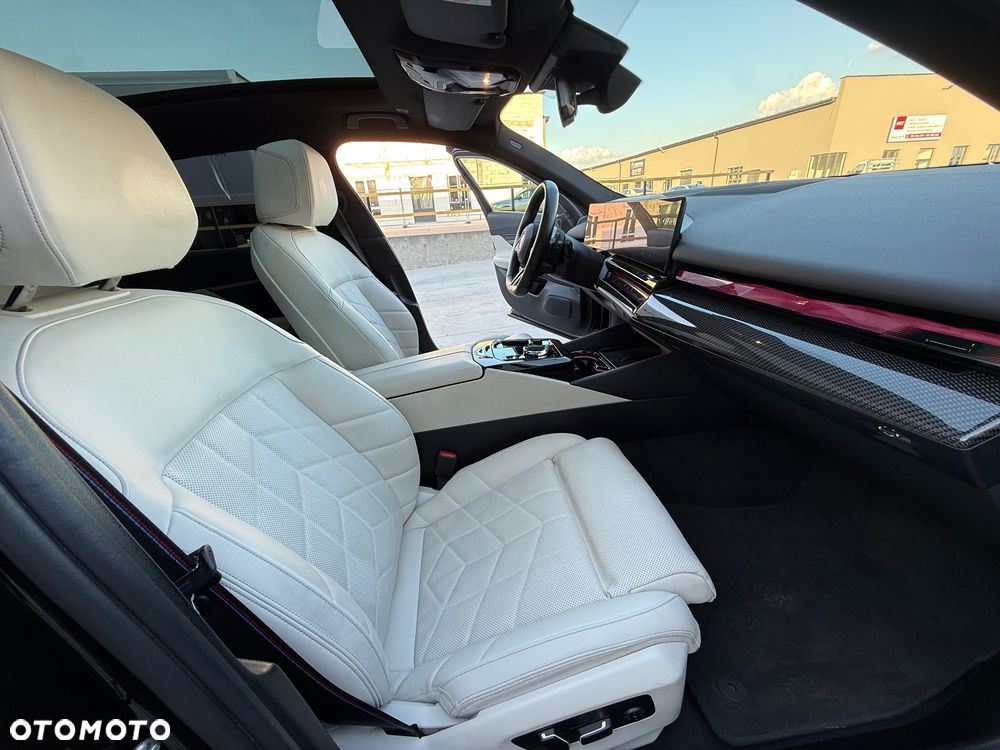 BMW Seria 5 550e xDrive PHEV M Sport - 18