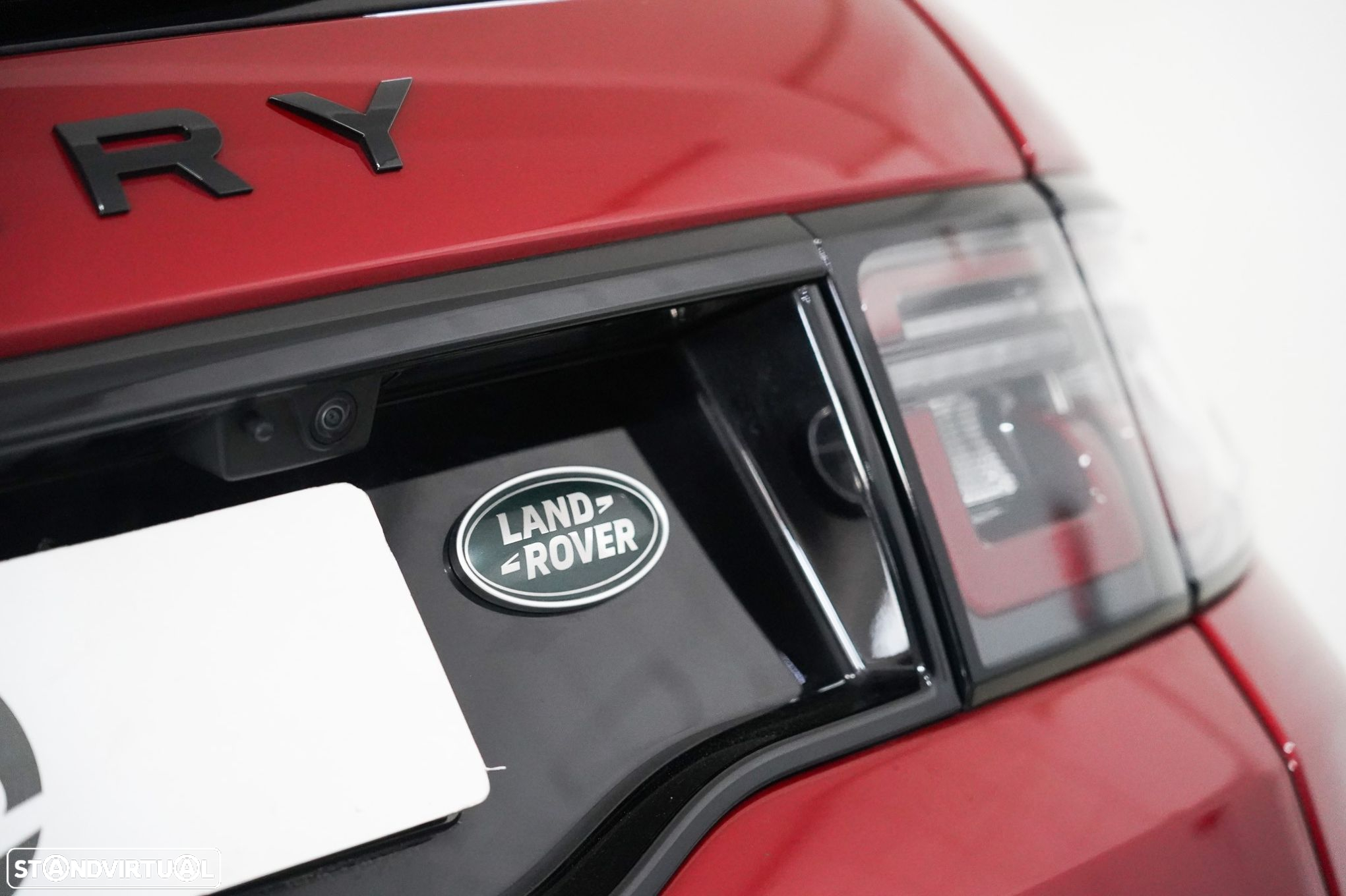 Land Rover Discovery Sport 2.0 D AWD R-Dynamic HSE - 23