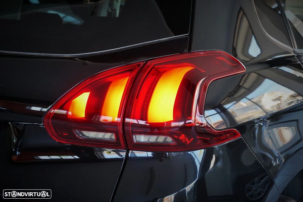 Peugeot 2008 1.6 BlueHDi Style - 29
