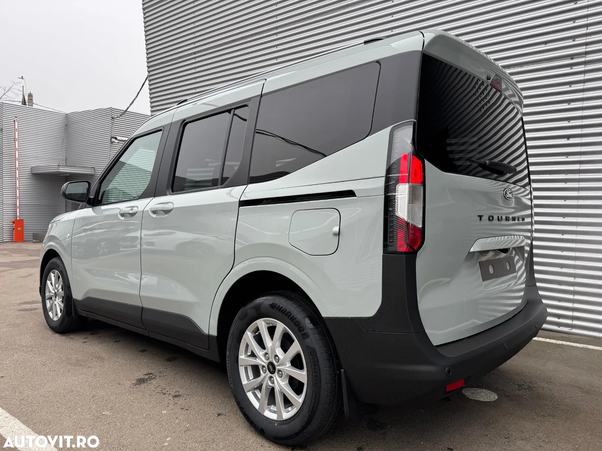 Ford Tourneo Courier - 17