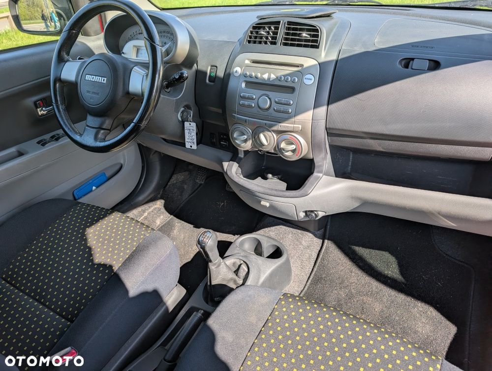 Daihatsu Sirion - 6