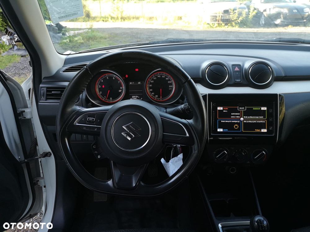 Suzuki Swift 1.2 Premium Plus - 23