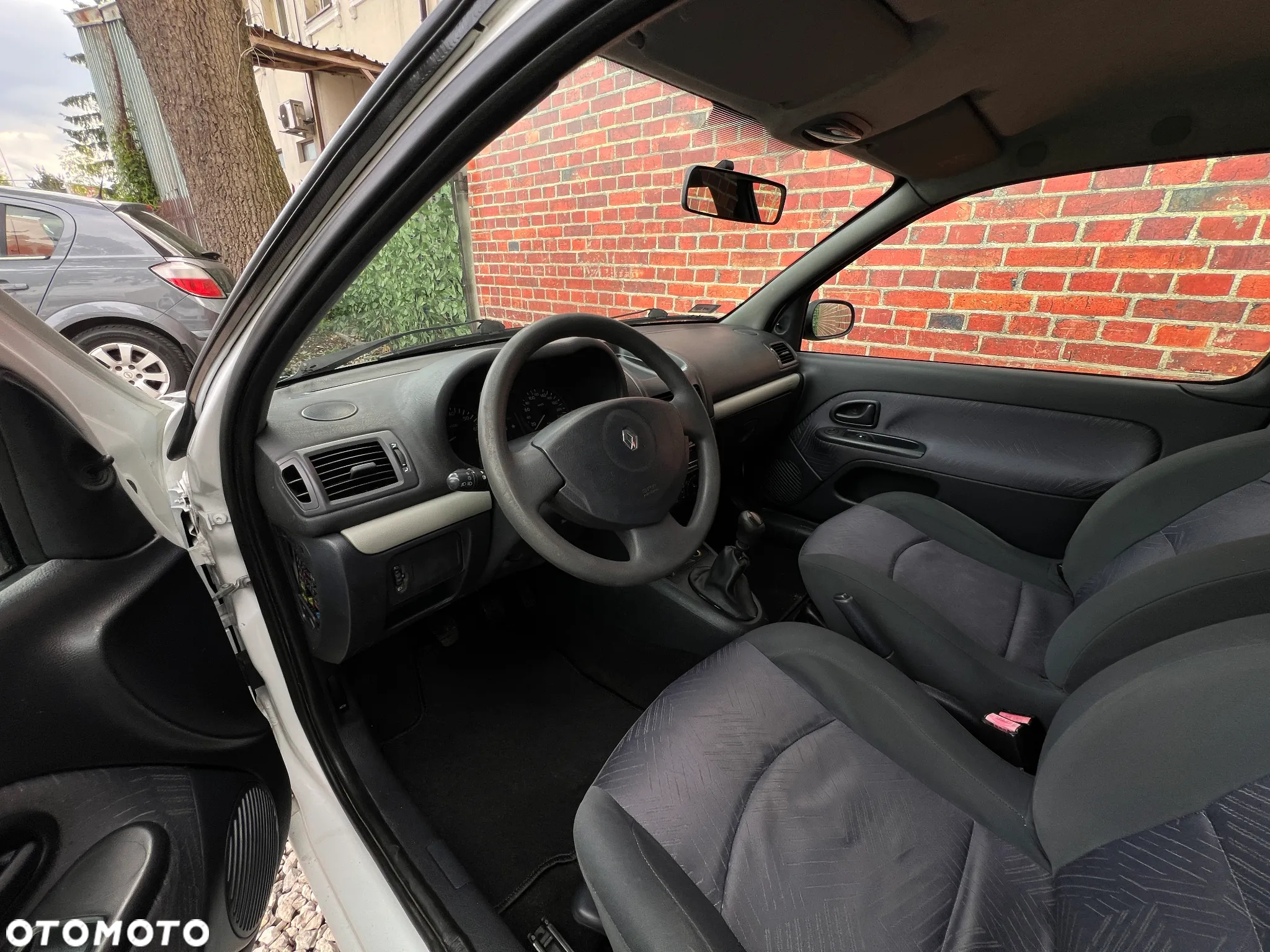 Renault Clio - 8