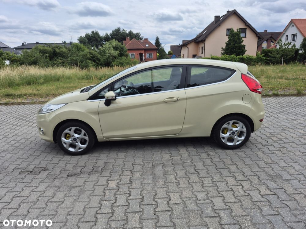 Ford Fiesta - 2