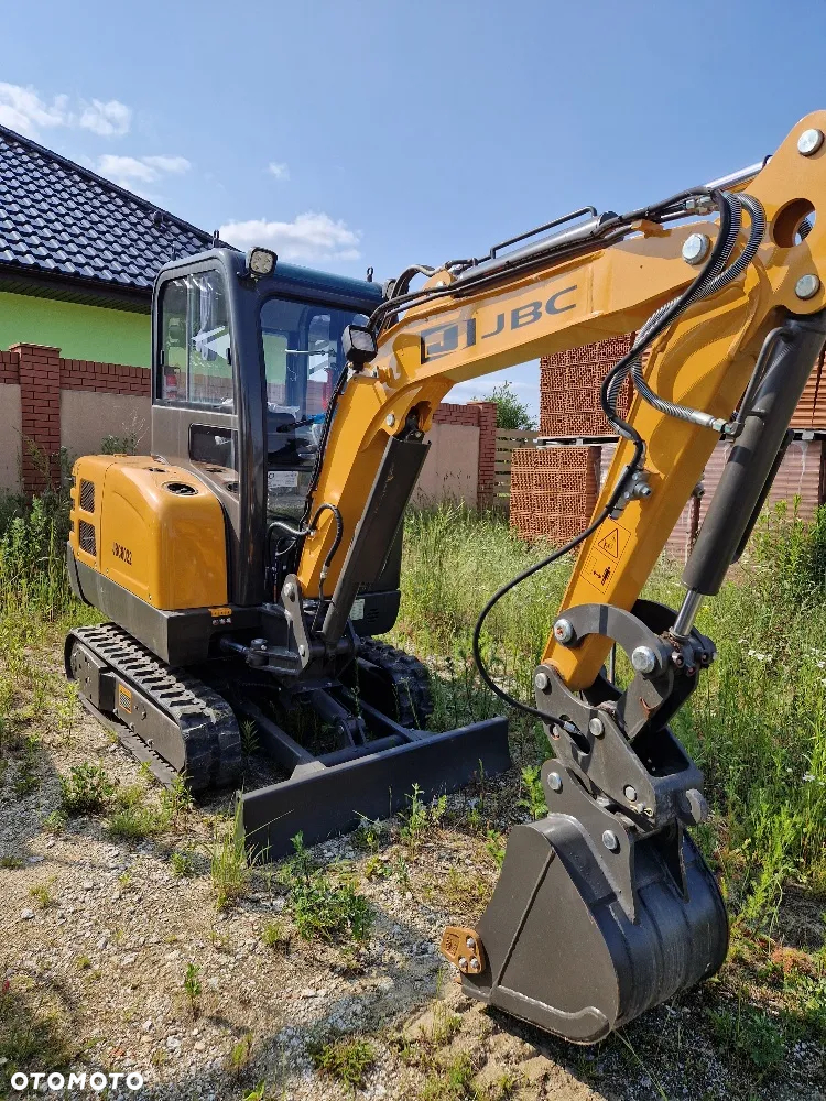 JCB JBC 8022 - 14