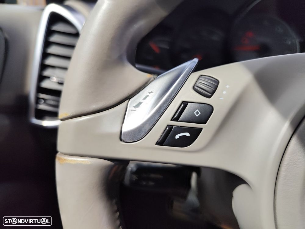 Porsche Cayenne - 24