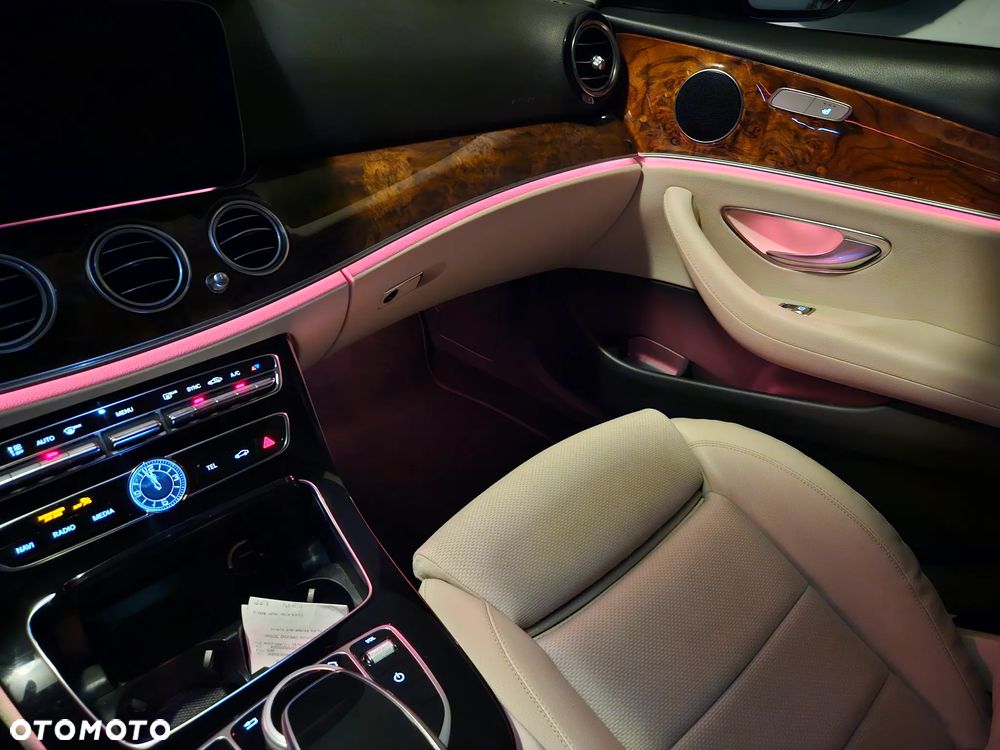 Mercedes-Benz Klasa E 220 d 4-Matic Business Edition 9G-TRONIC - 27