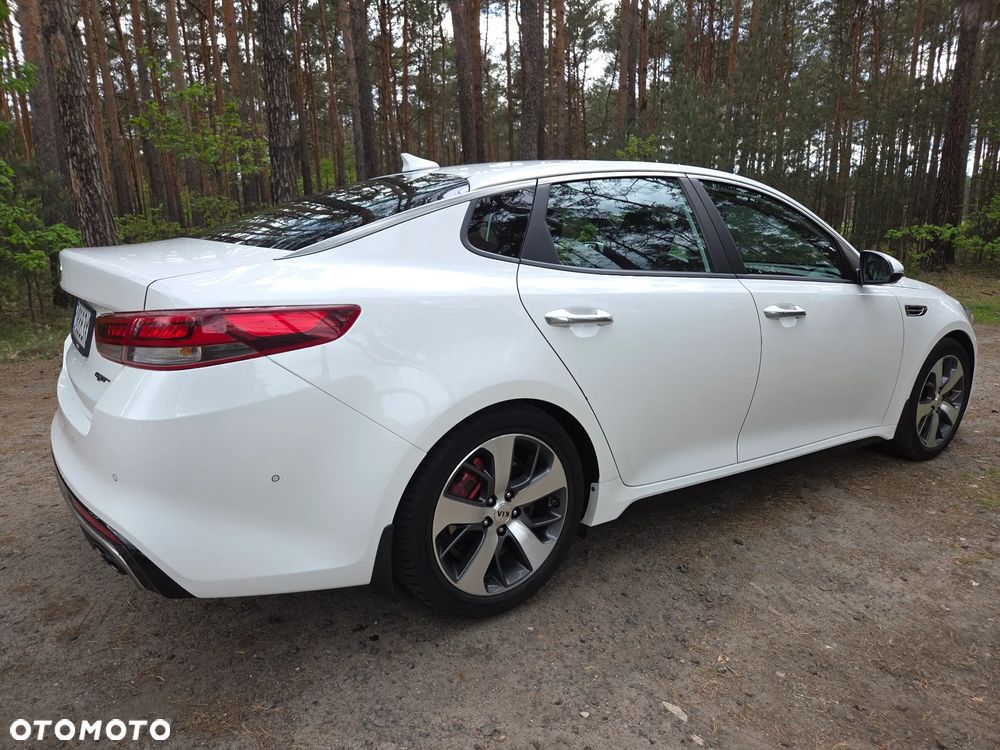 Kia Optima - 30