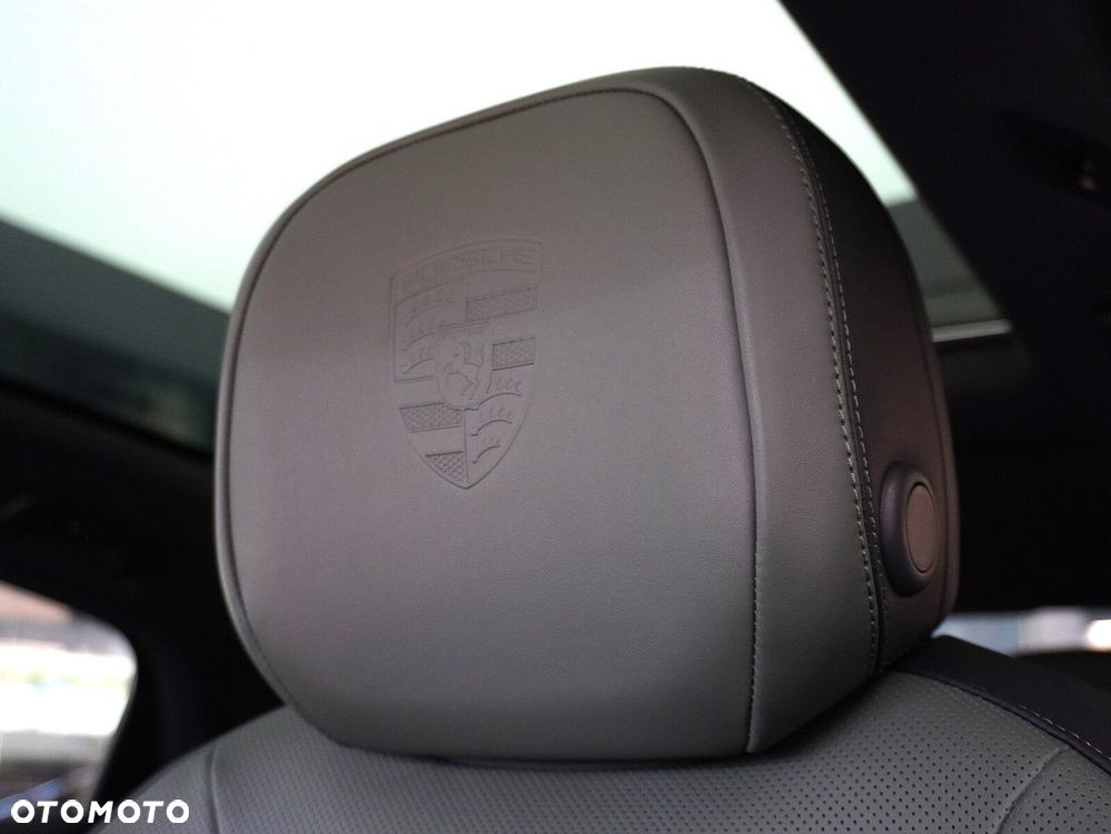 Porsche Cayenne E-Hybrid PHEV Black Edition - 26