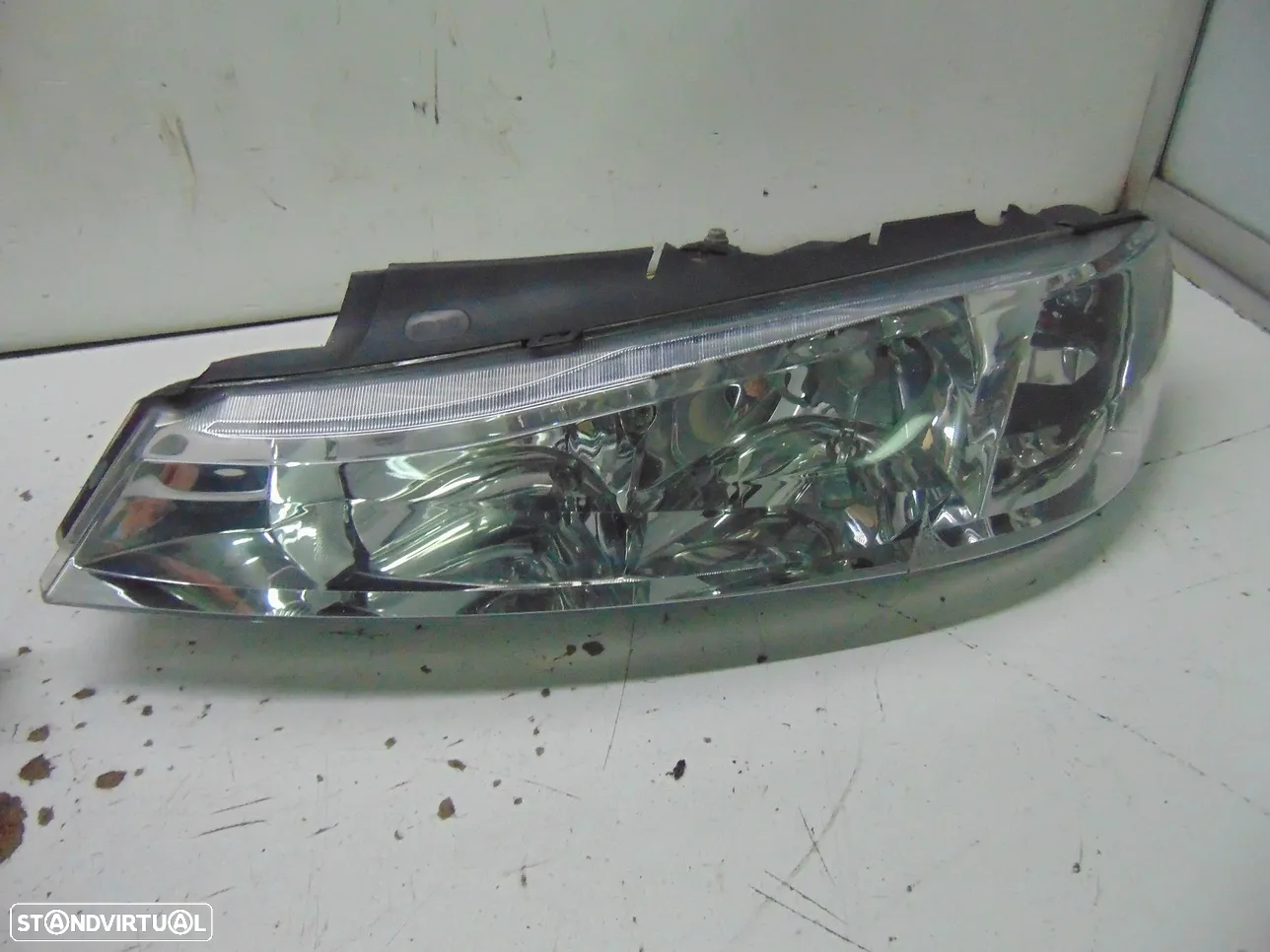 Peugeot 406 faróis - 4
