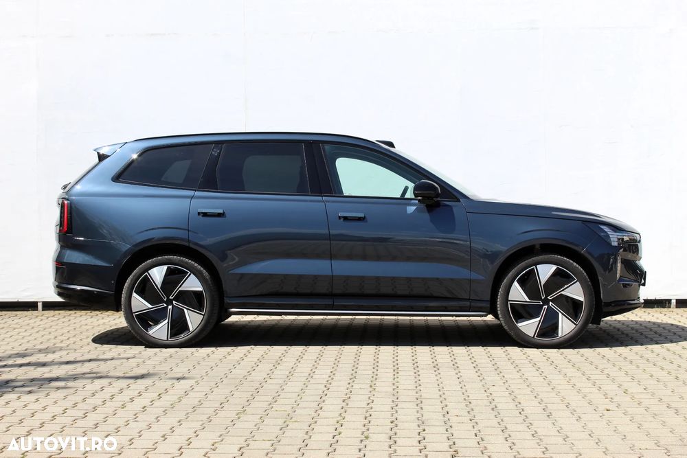 Volvo EX90 - 7