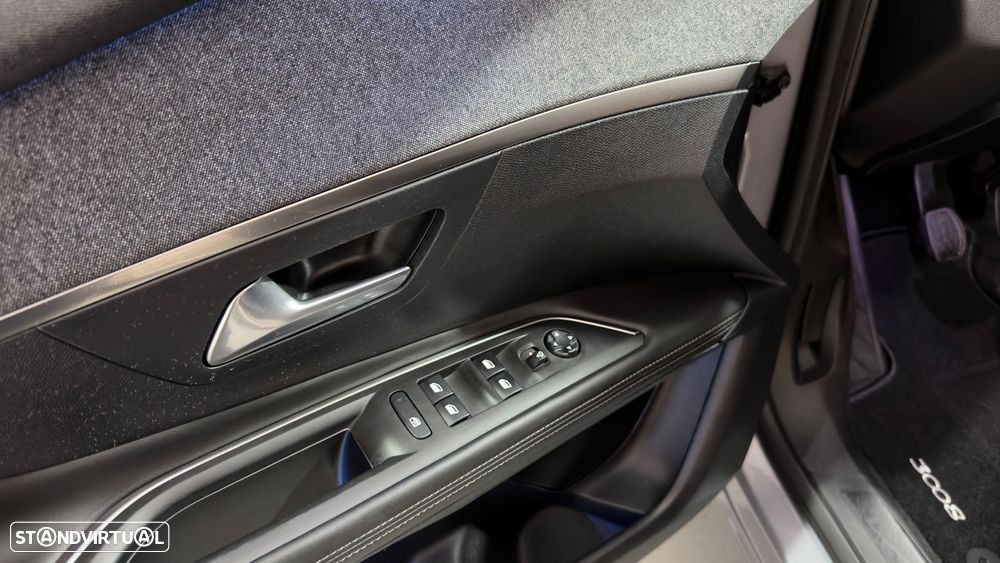 Peugeot 3008 PureTech 130 Stop & Start GPF Allure - 16