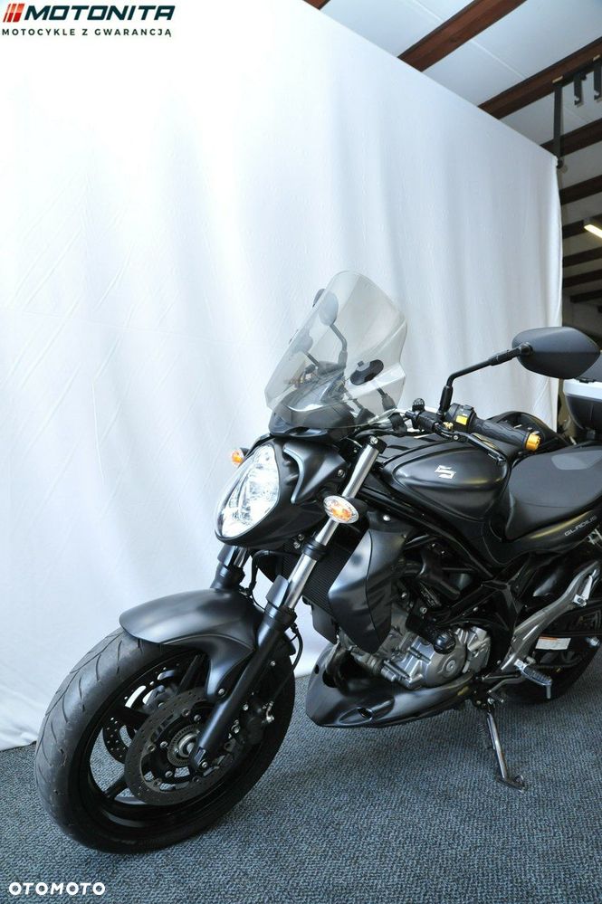 Suzuki Gladius - 6