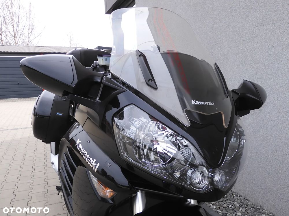 Kawasaki GTR - 3