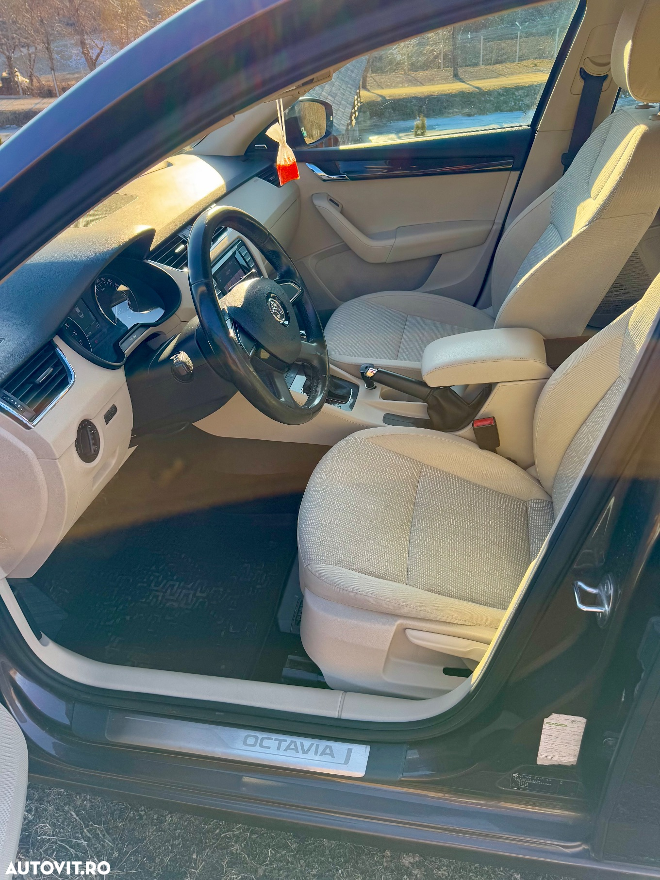 Skoda Octavia 1.6 TDI Ambiente DSG - 13