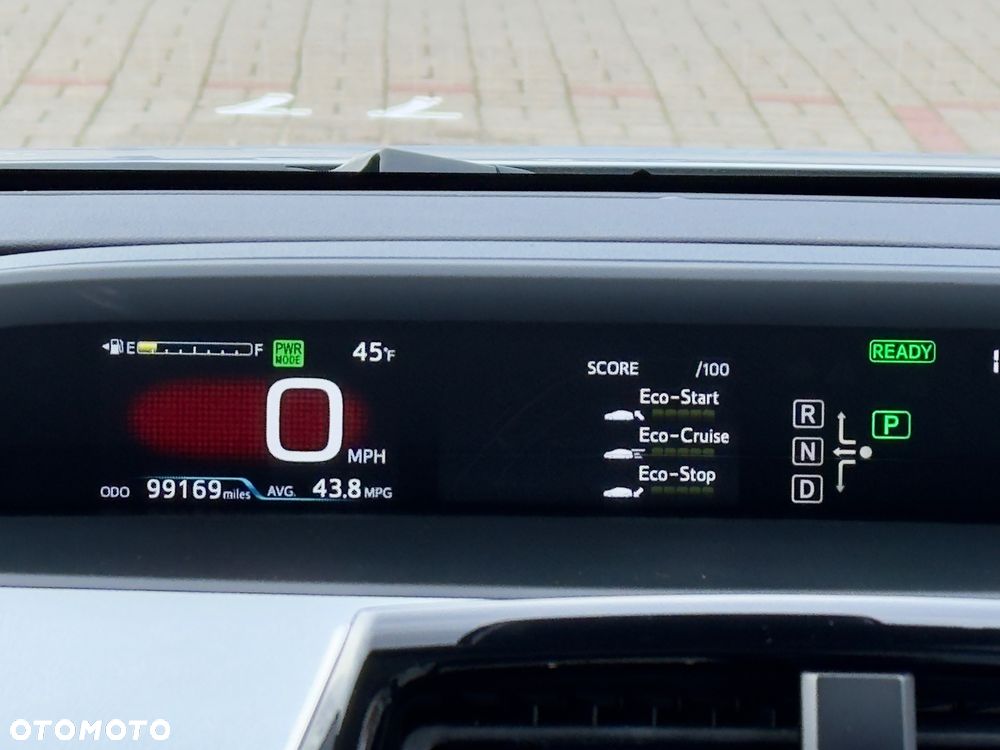 Toyota Prius 1.8 HSD Prestige - 24