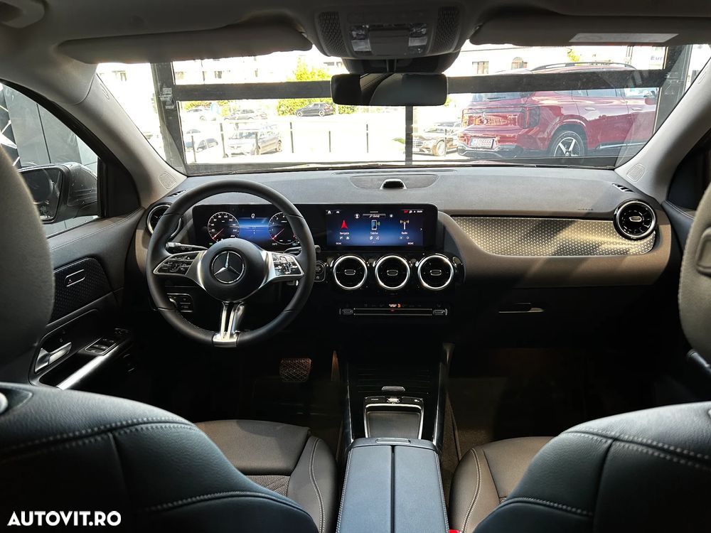 Mercedes-Benz GLA - 11