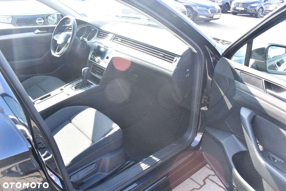 Volkswagen Passat 2.0 TDI EVO Essence DSG - 16