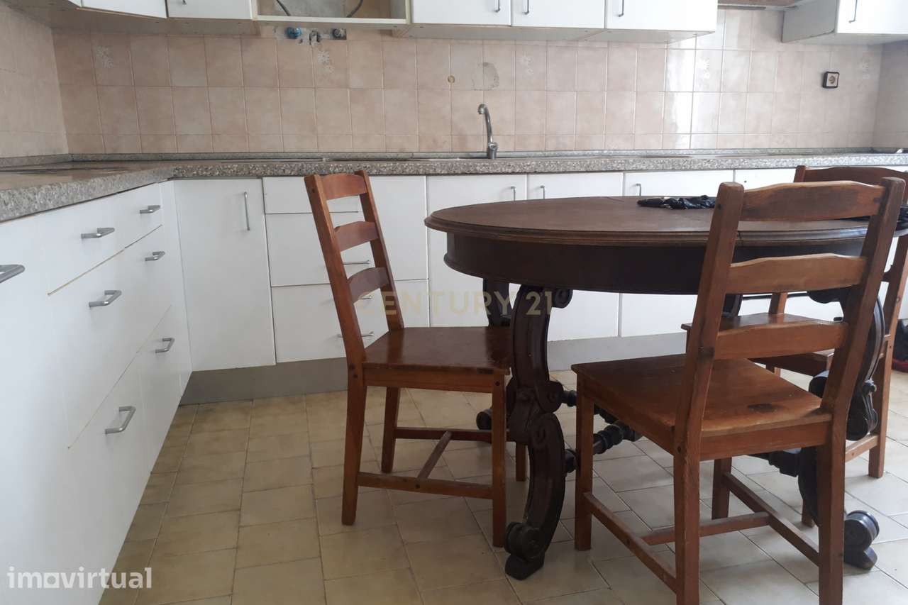 Exclusivo | Terreno com Benfeitorias em Santo Isidro de Pegões - Grande imagem: 4/14