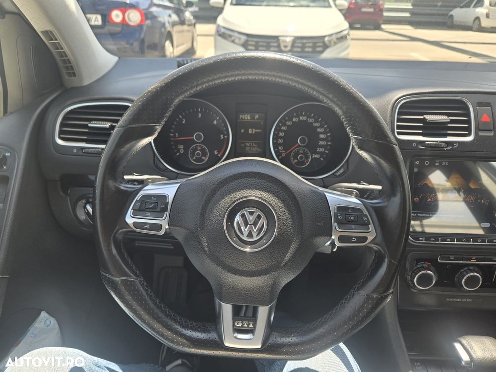 Volkswagen Golf - 6