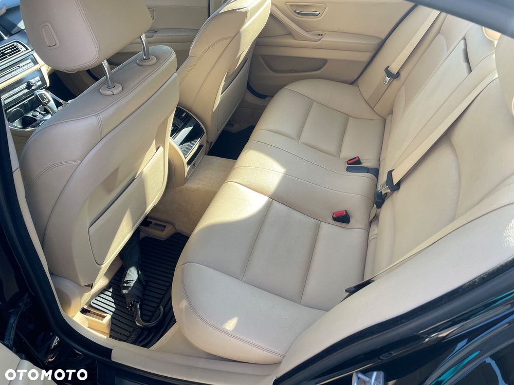 BMW Seria 5 520d xDrive - 22