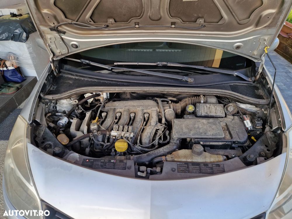 Renault Clio III 1.6 16V Dynamique - 19