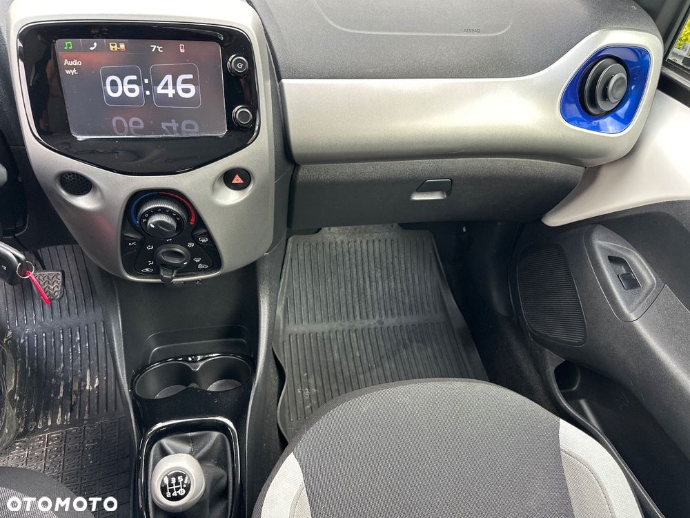 Toyota Aygo x-play - 11