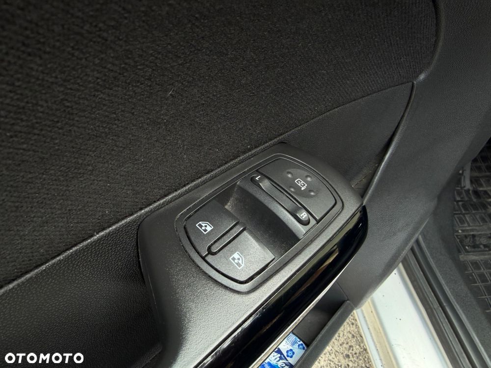 Opel Corsa 1.2 16V Enjoy - 16