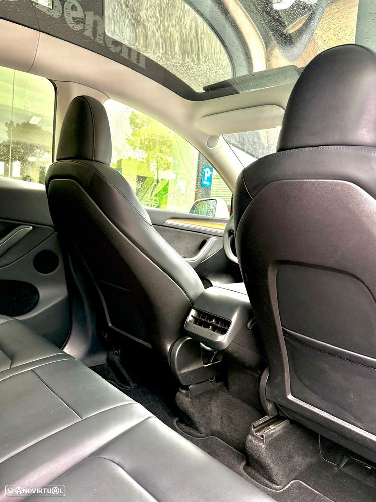 Tesla Model Y Performance Dual Motor AWD - 13