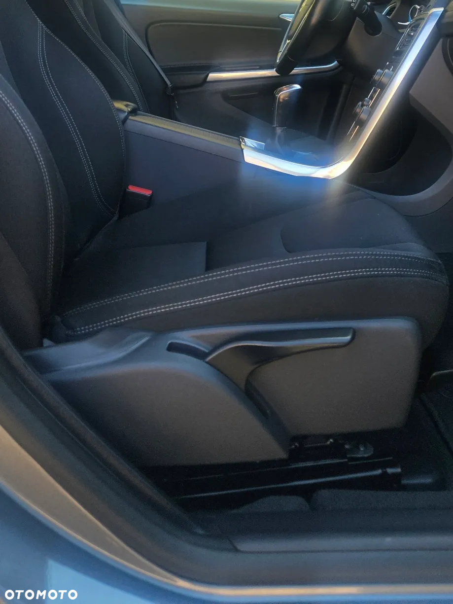 Volvo V60 D2 - 11