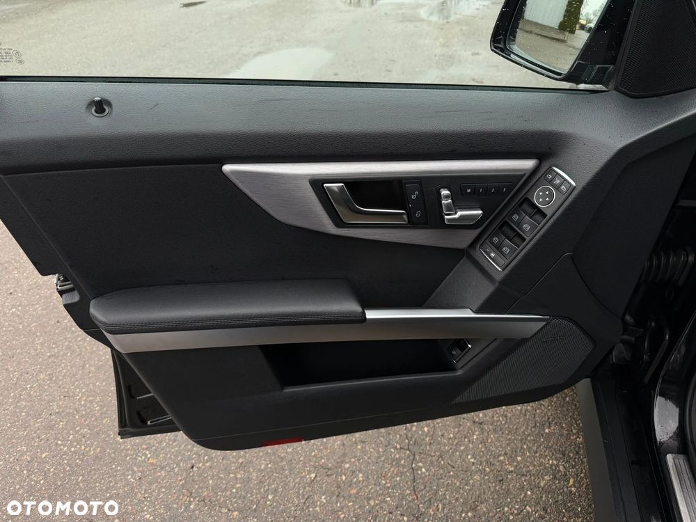 Mercedes-Benz GLK 350 CDI DPF 4Matic 7G-TRONIC SPORT EDITION - 29