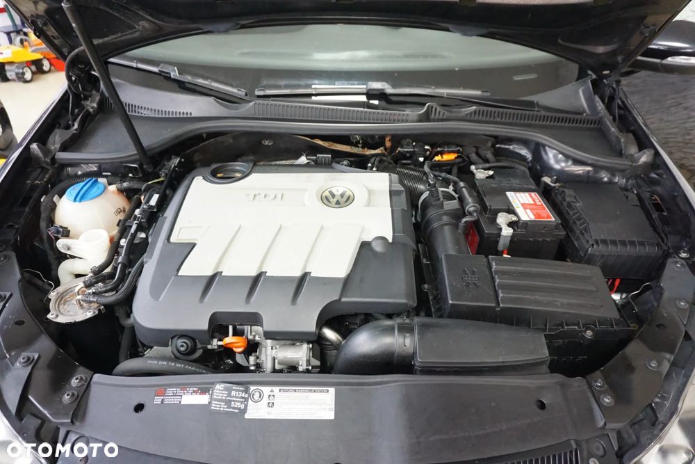 Volkswagen Golf 2.0 TDI Highline - 14