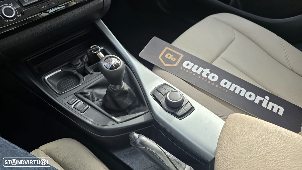 BMW 116 d Line Urban - 28