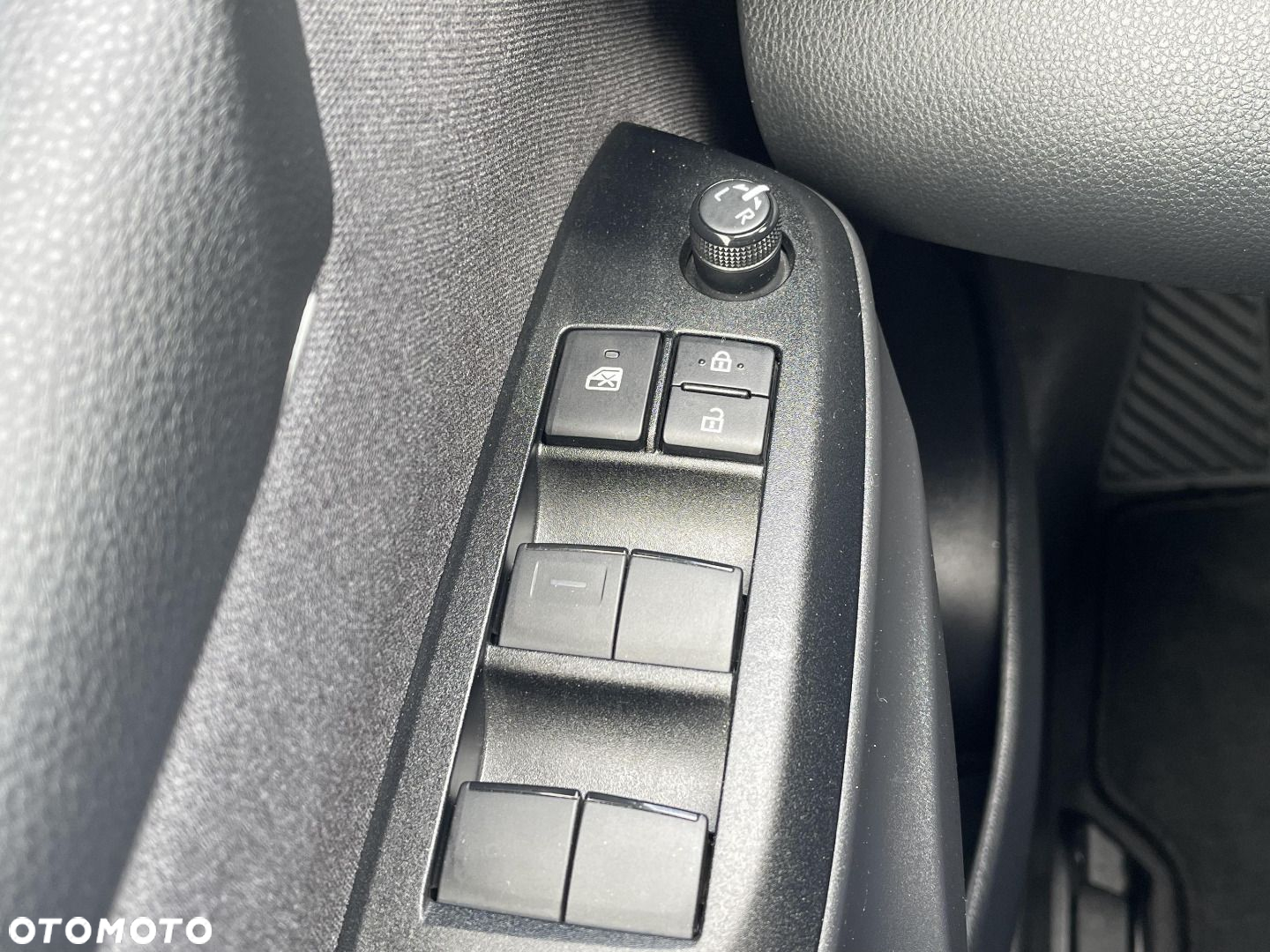 Toyota Yaris - 17