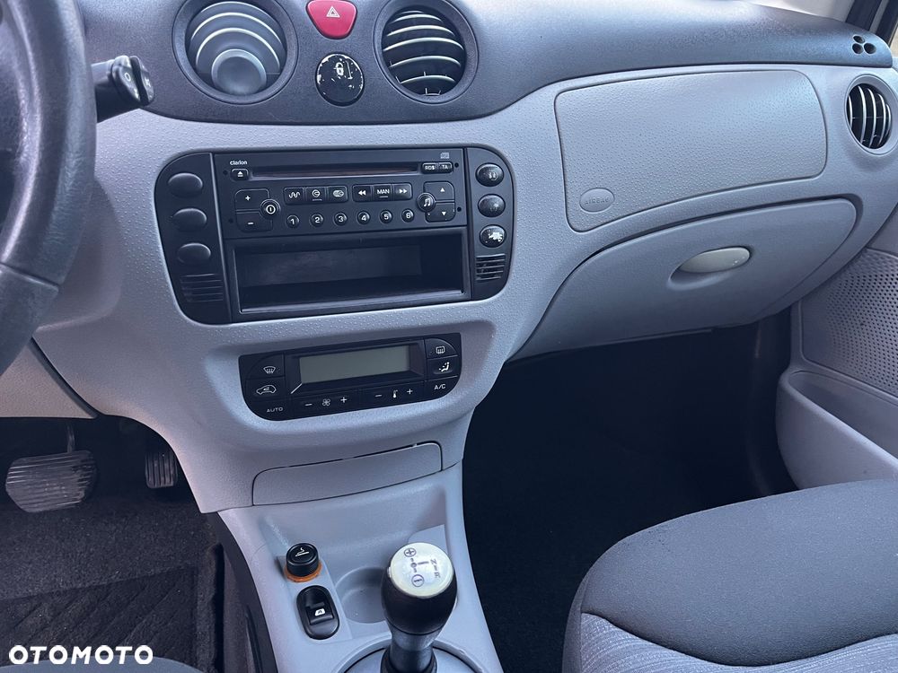 Citroën C3 1.4 16V Senso Drive X-TR - 16
