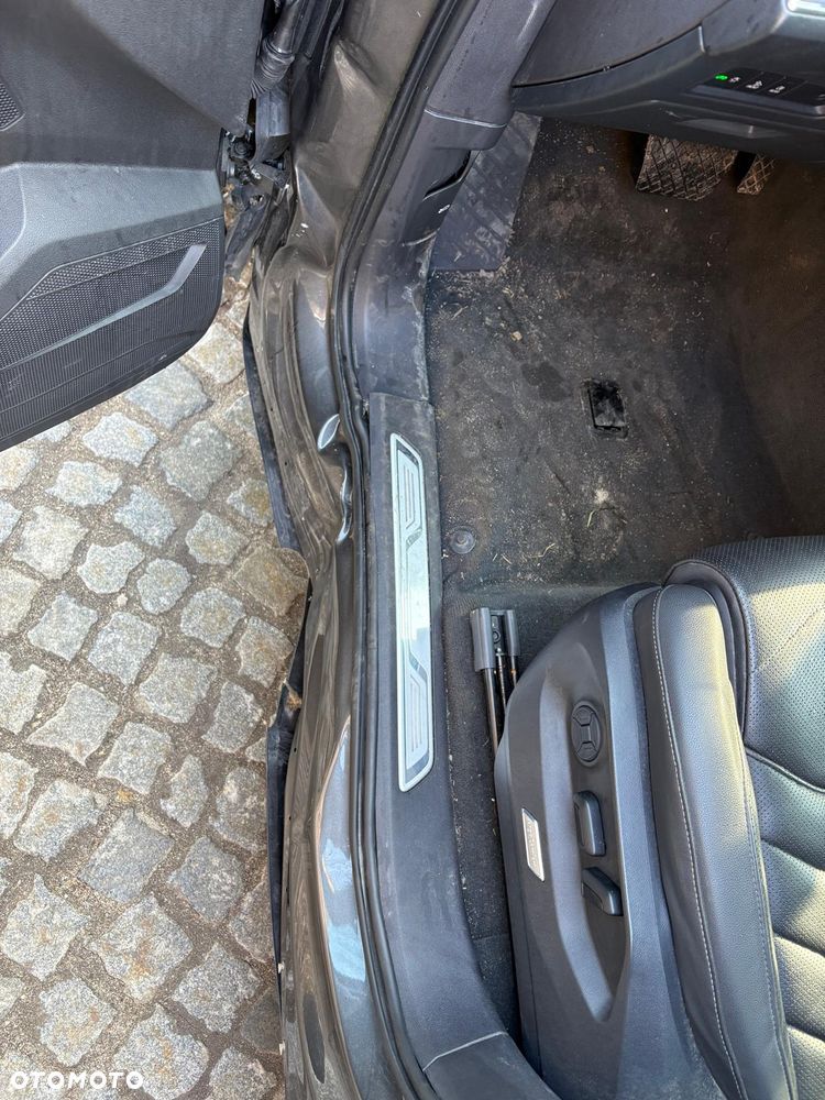 Volkswagen Touareg 3.0 V6 TDI SCR 4Motion Automatik R-Line - 20