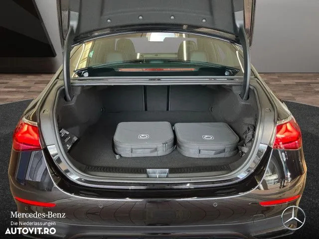 Mercedes-Benz E 400e 4Matic 9G-TRONIC - 13