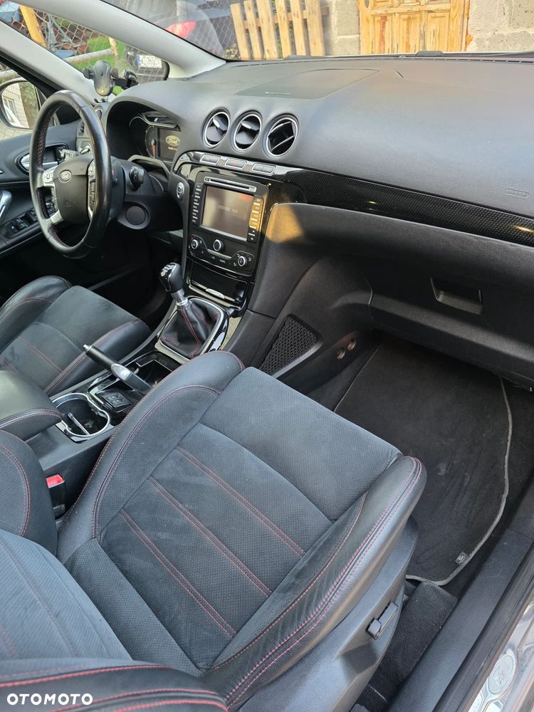 Ford S-Max - 19