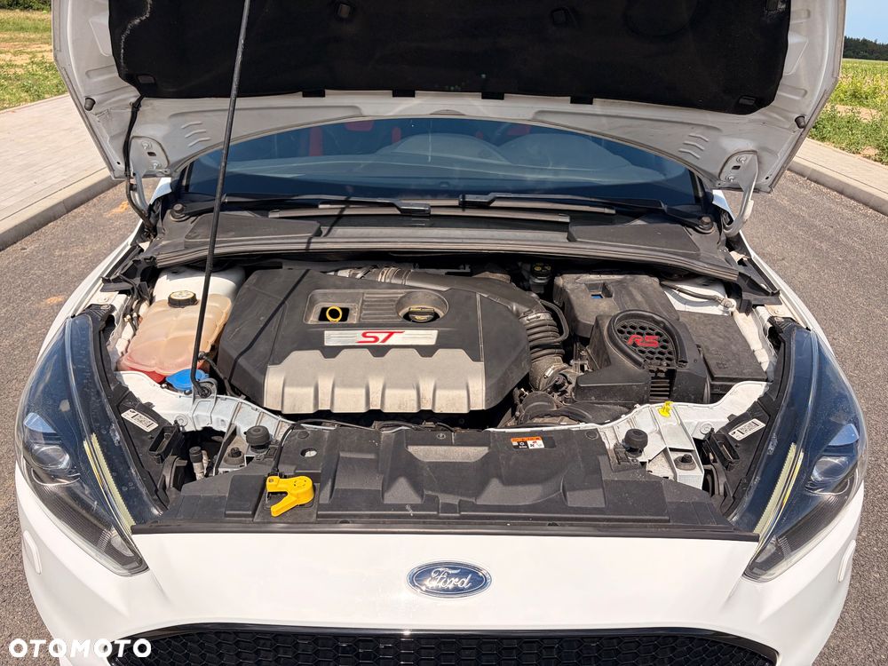 Ford Focus - 36