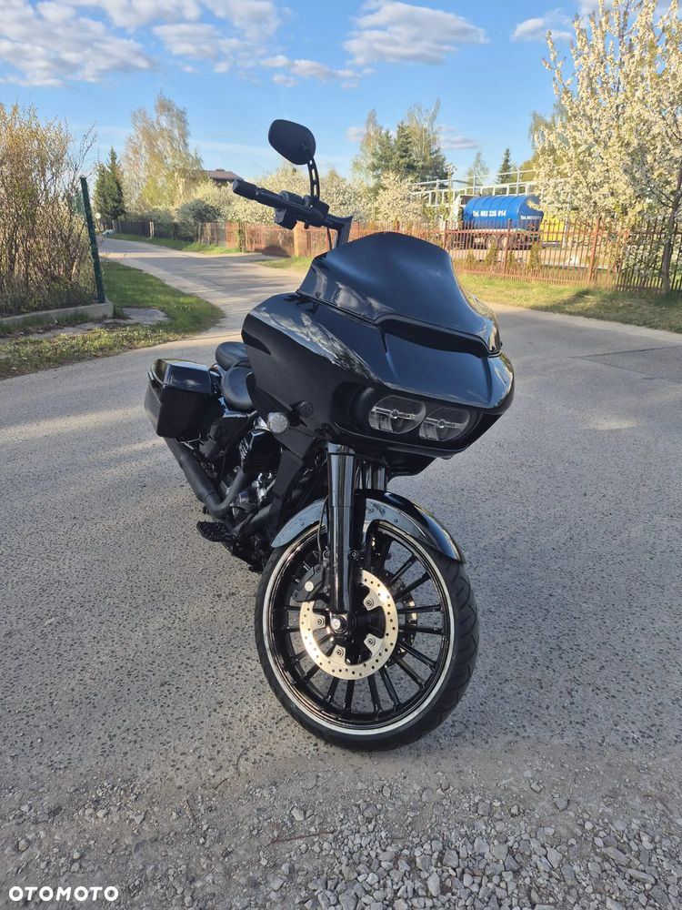 Harley-Davidson Touring Road Glide - 1