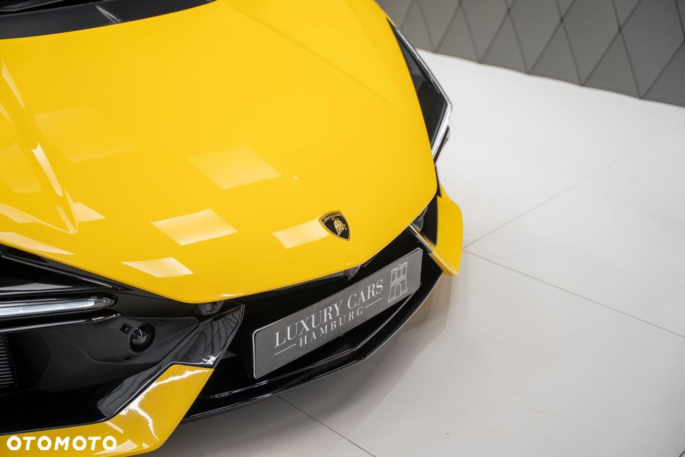 Lamborghini Revuelto - 8