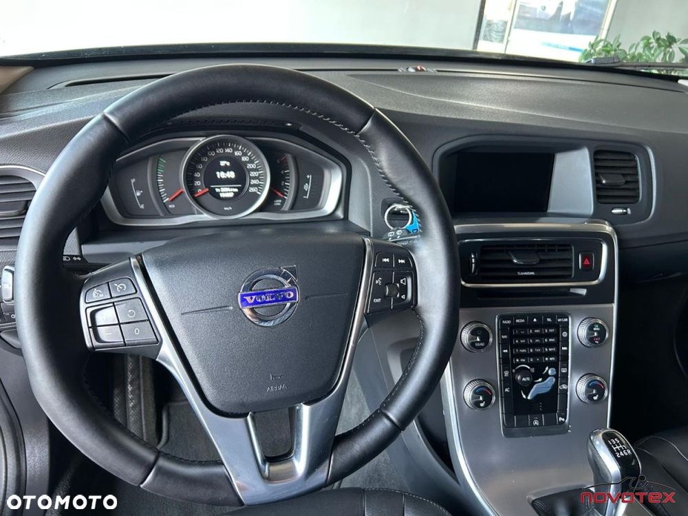 Volvo V60 Cross Country D3 Drive-E Momentum - 12