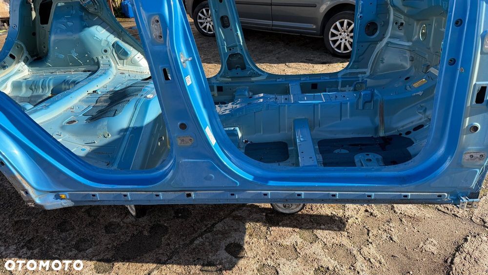 HYUNDAI KONA PRÓG SŁUPEK PRAWY Z3U 17-23 - 1
