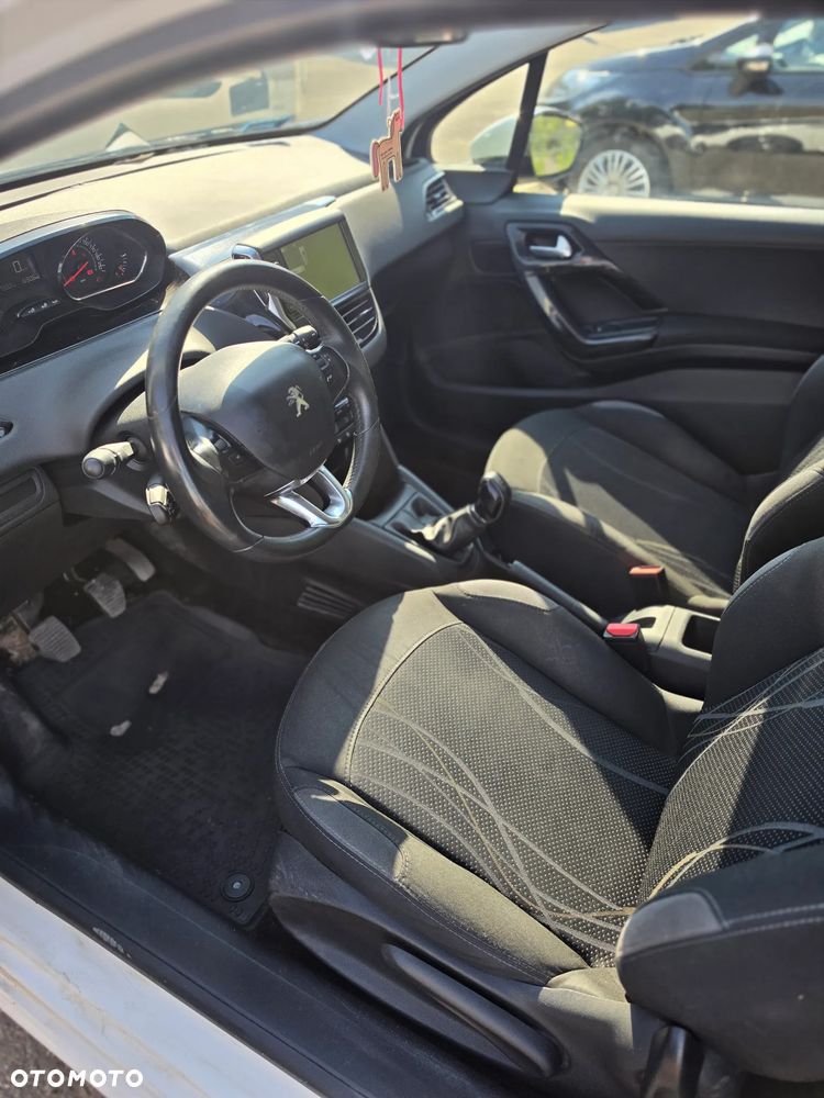 Peugeot 208 1.2 PureTech Active - 6