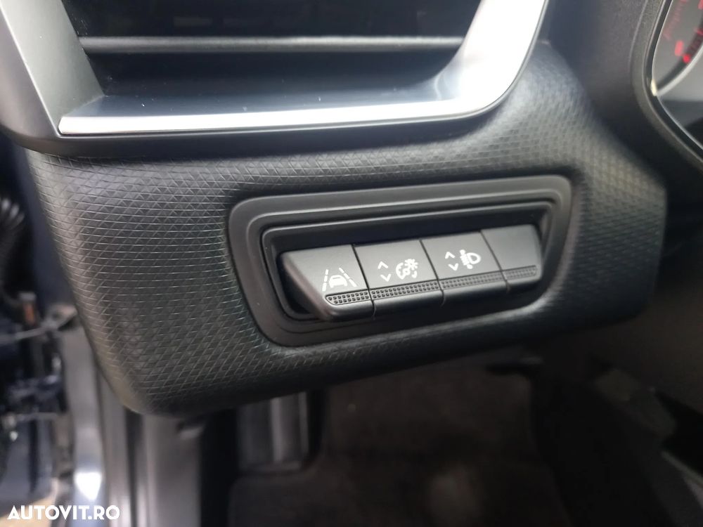 Renault Clio TCe 90 X-tronic BUSINESS EDITION - 20